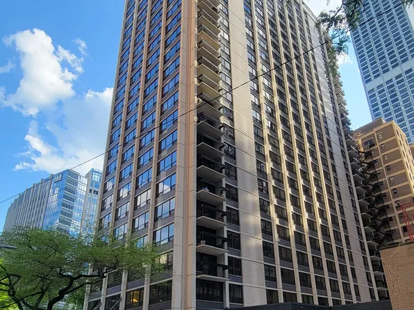222 E Pearson St, Chicago, IL