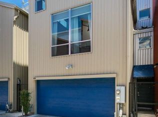 1134 E Carson Ave, Las Vegas, NV 89101