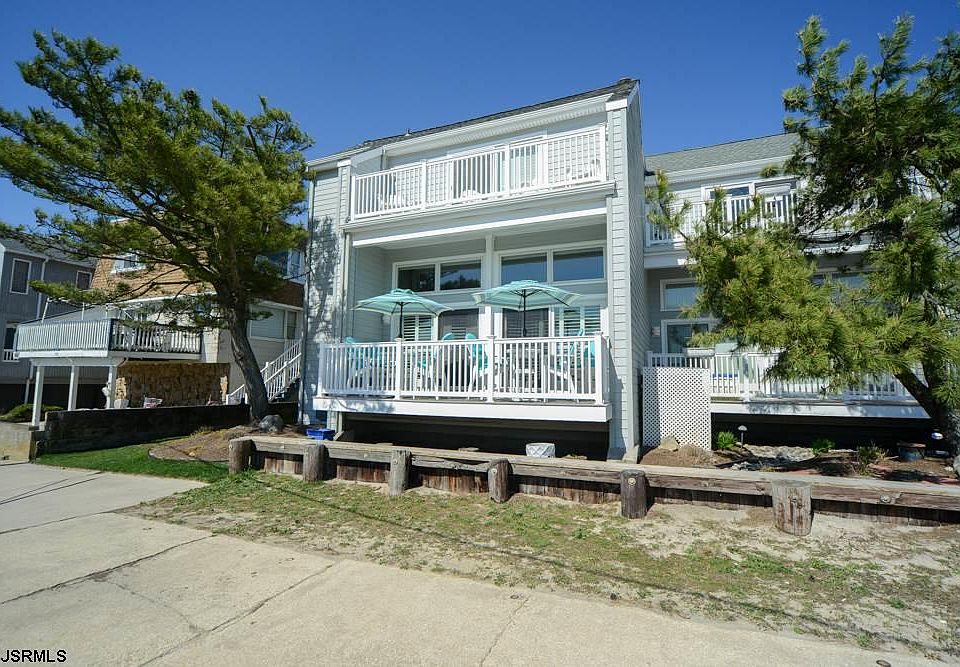 1st image of 925 5th St #20