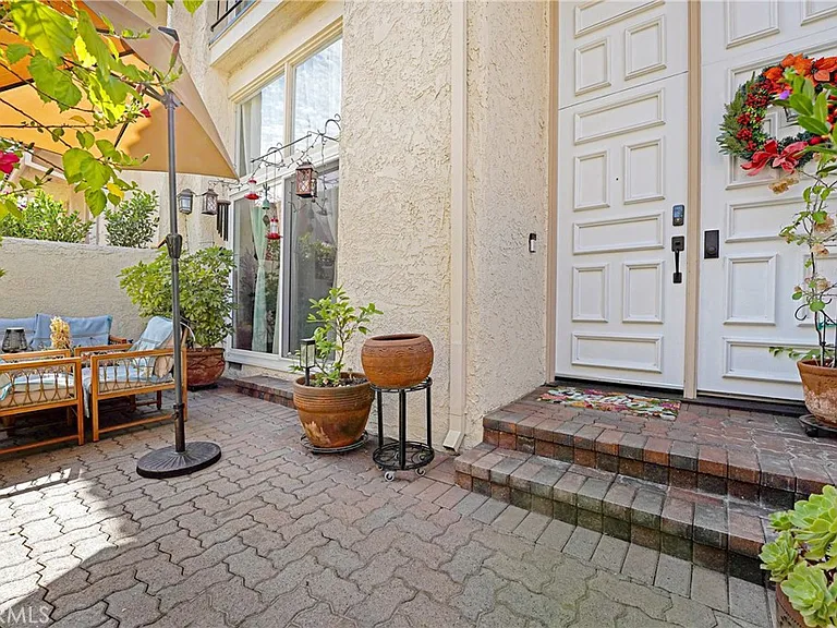 6225 Nita Ave — Photo 2