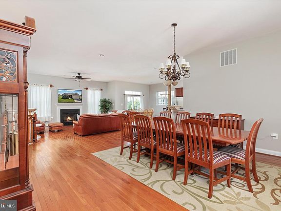 4th image of 88 Aldershot Dr