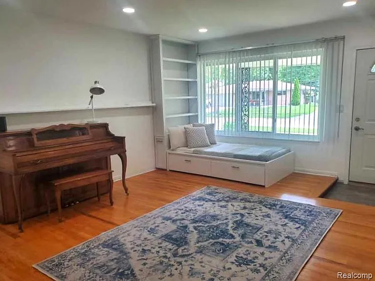 37515 Agar Dr — Photo 10