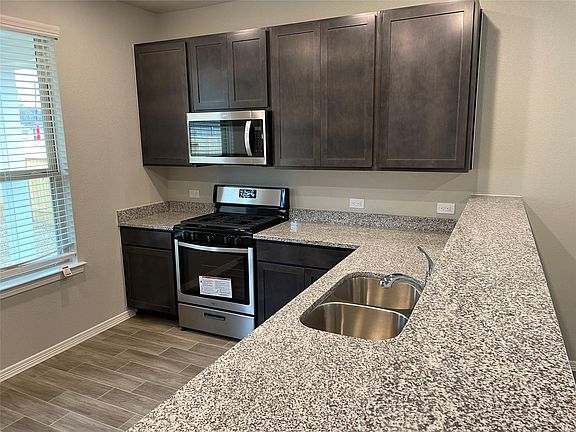 5th image of 822 Redinger Ridge Dr