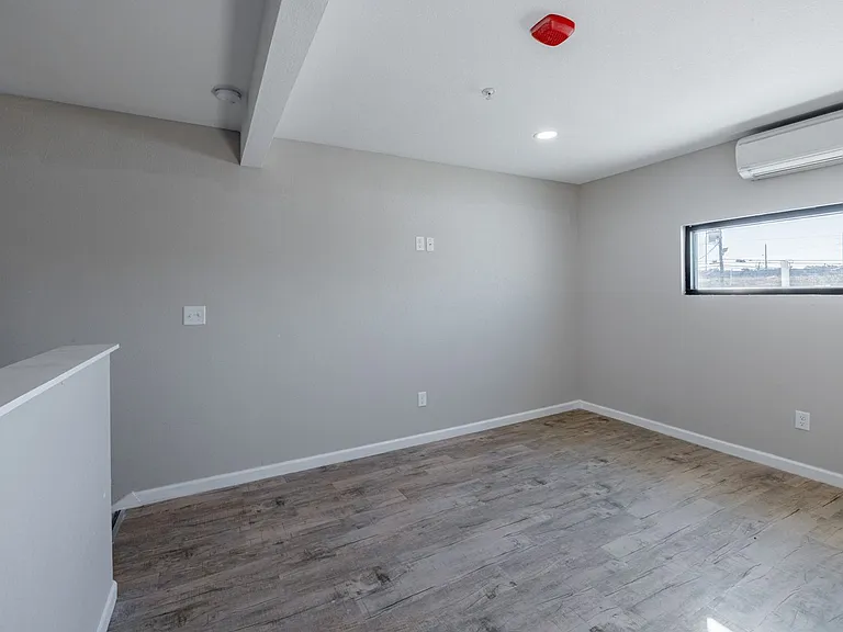 Alma Apartments — Photo 74