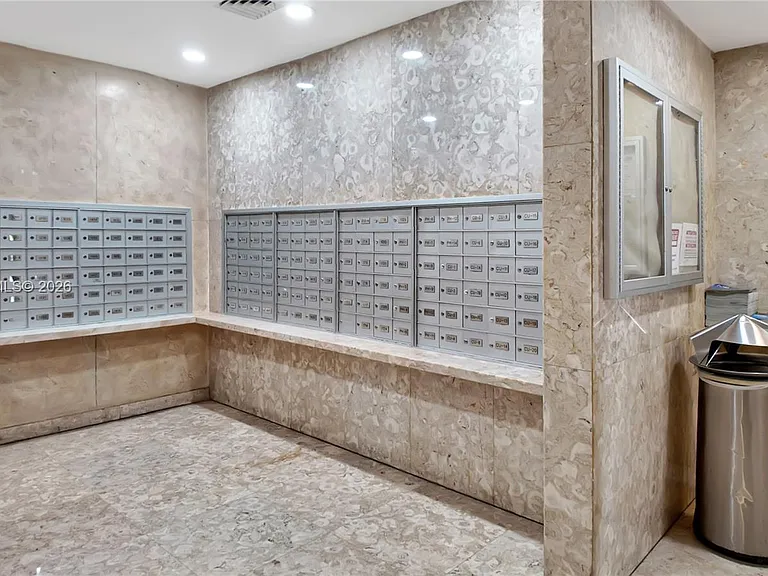 5601 Collins Ave #711 — Photo 31