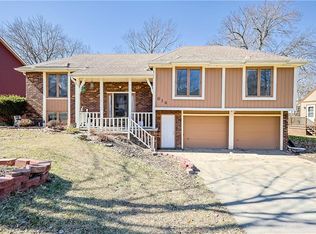 614 Tanglewood Dr, Saint Joseph, MO 64506