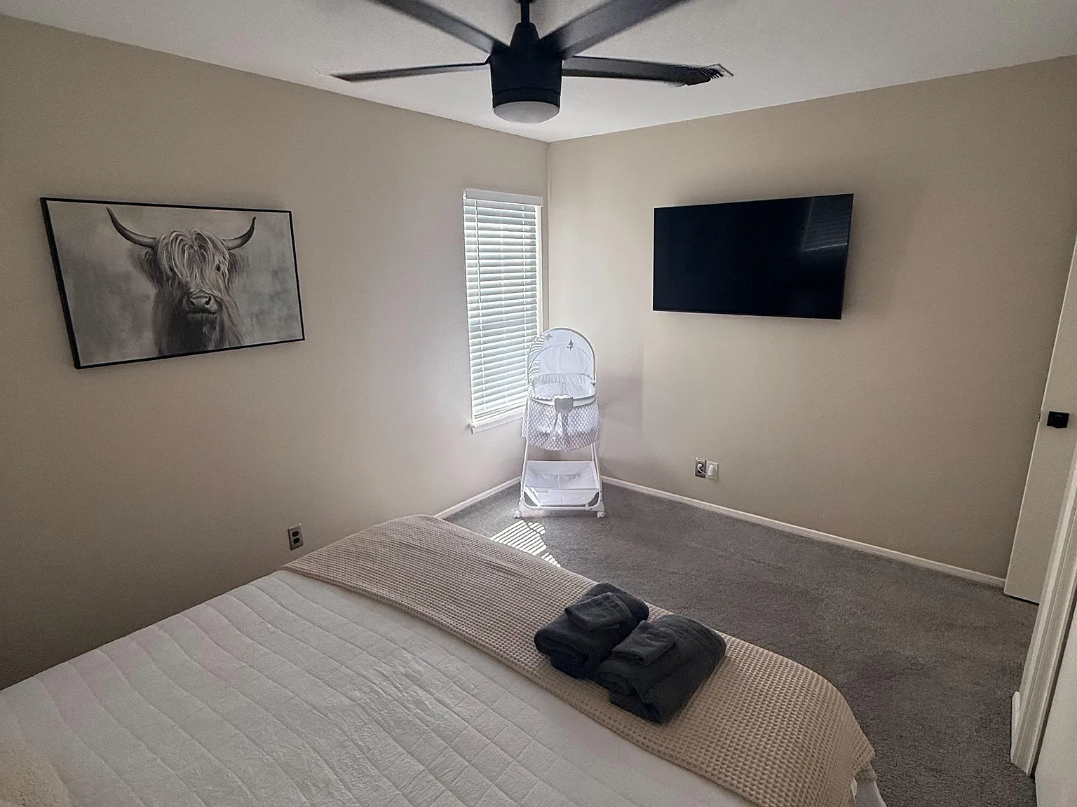 4 bed, 2.0 bath, 1700 sqft, $1,191 — Photo 2