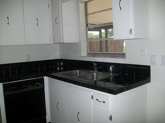 2nd image of 567 NW Azine Ave