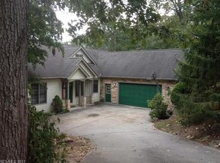 11 Glen Cove Dr, Arden, NC 28704