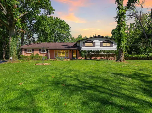 11977 Randy Dr, Saint Louis, MO 63141