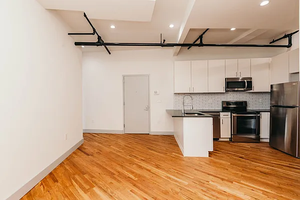 Rented by Nooklyn NYC LLC | media 32