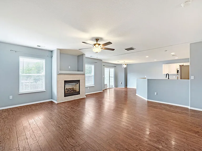 5744 Raleigh Cir — Photo 5