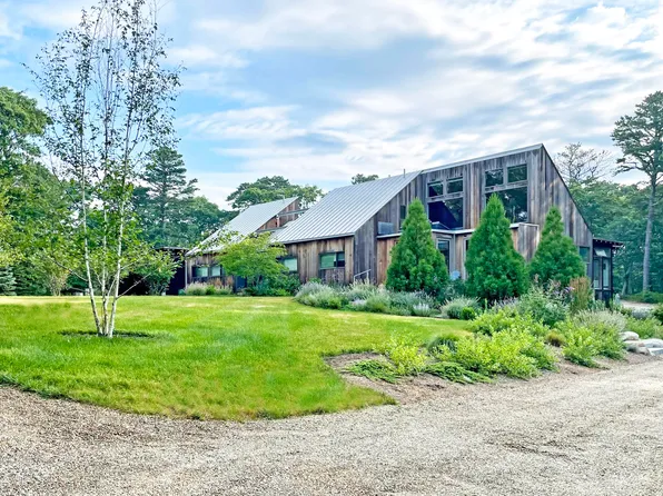 225 Bigelow Rd, Tisbury, MA 02568
