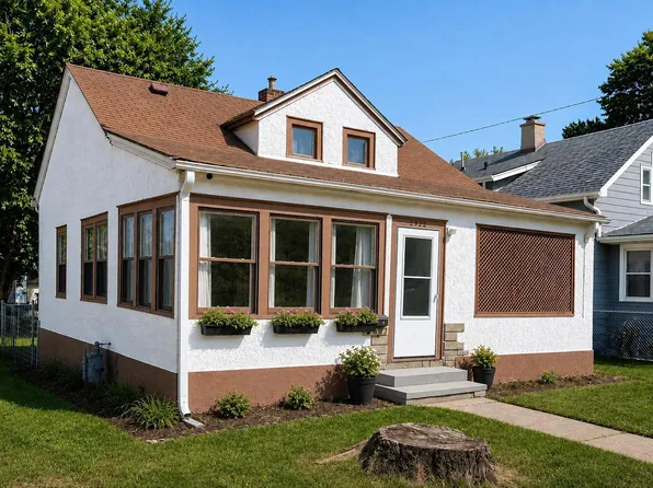 2922 Sheridan Ave N, Minneapolis, MN 55411