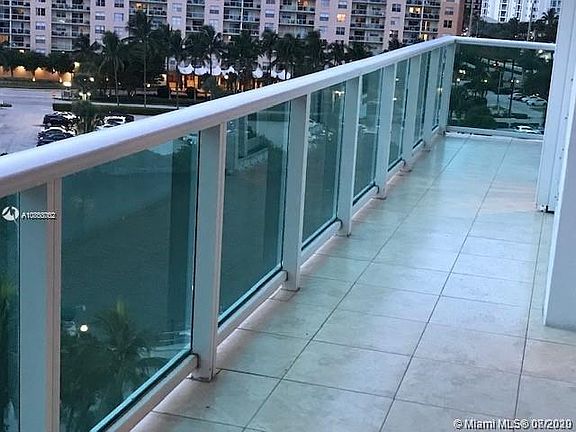 4th image of 100 Bayview Dr APT 804
