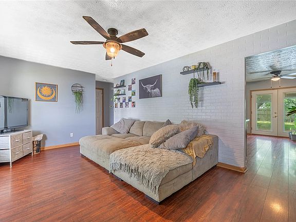 2nd image of 116 Stewart Ln