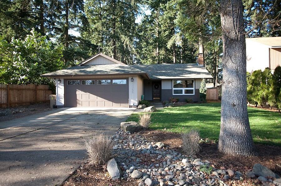 Remodeled 4 br 3 ba ranch in Lake Oswego
