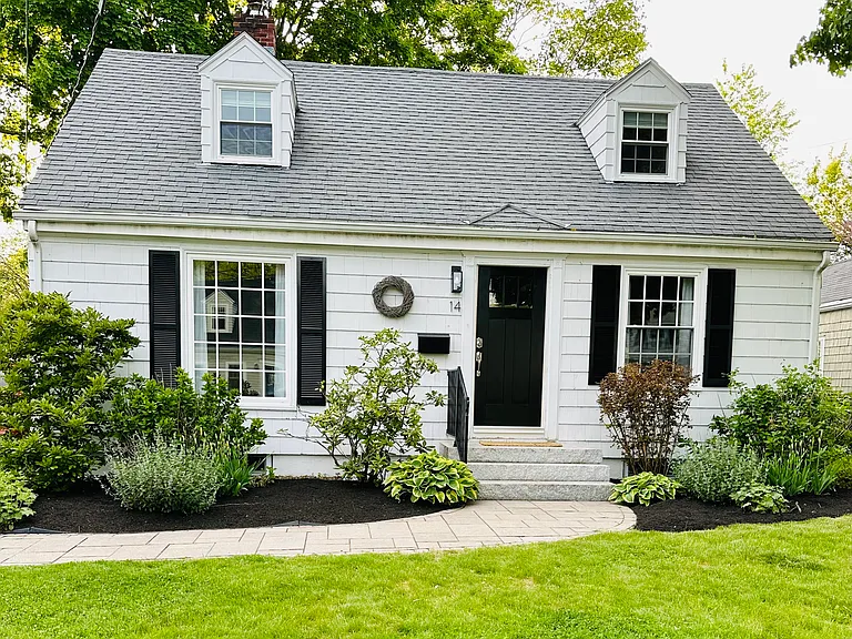 14 Just A Mere Rd — Photo 2