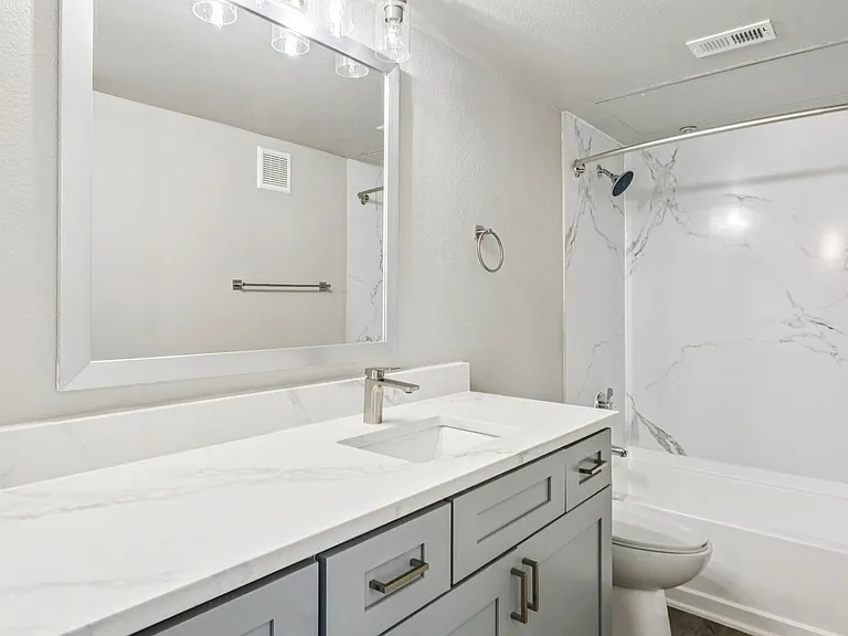 Larkin Apartment Homes — Photo 113