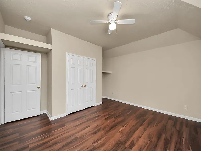 530 Majestic Ridge Dr — Photo 14