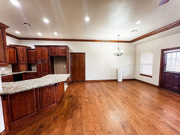 3rd image of 109 Woodridge Dr