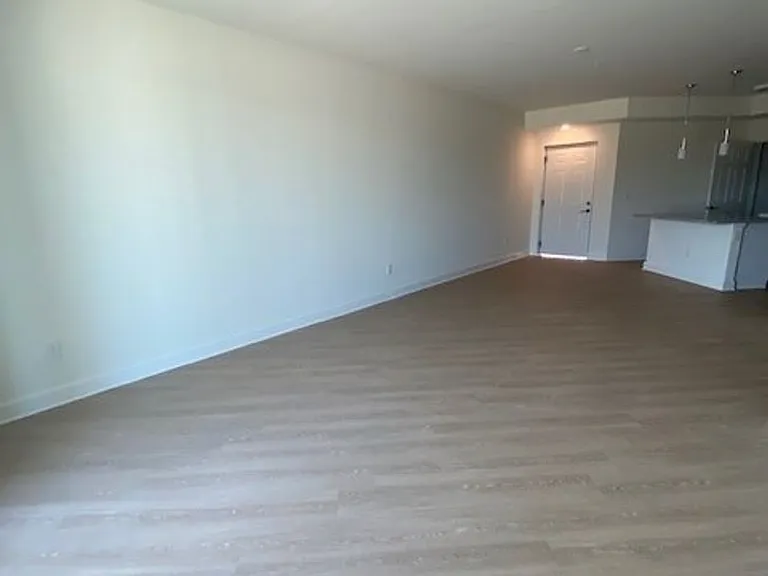 San Carlos Apartments — Photo 34