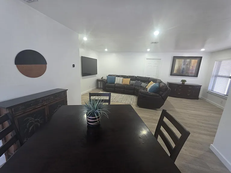 320 Sterling Ave — Photo 6