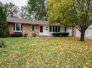 1082 Lowell Dr, Apple Valley, MN 55124