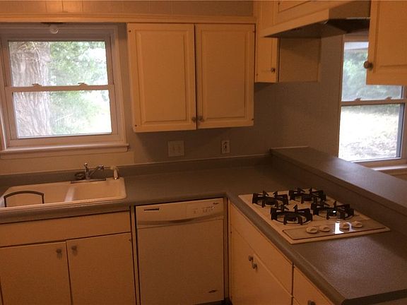 5th image of 2812 Wren Ave