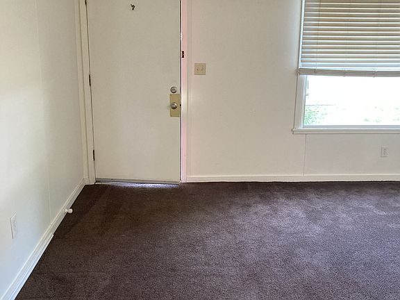 3rd image of 210 Diggles St