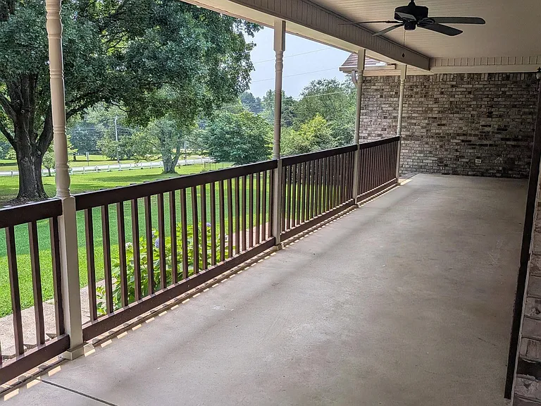 102 Huntington Ridge Rd — Photo 4