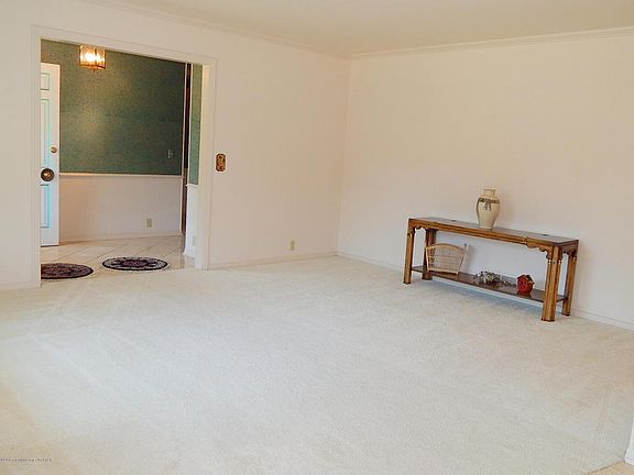 3rd image of 3812 Doris Dr