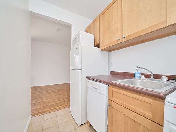 5th image of 451 E 83rd St APT 16B