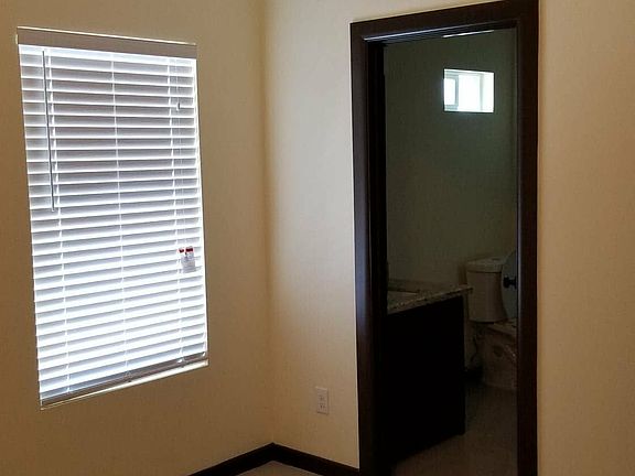 3rd image of 709 E La Cantera Ave APT 4