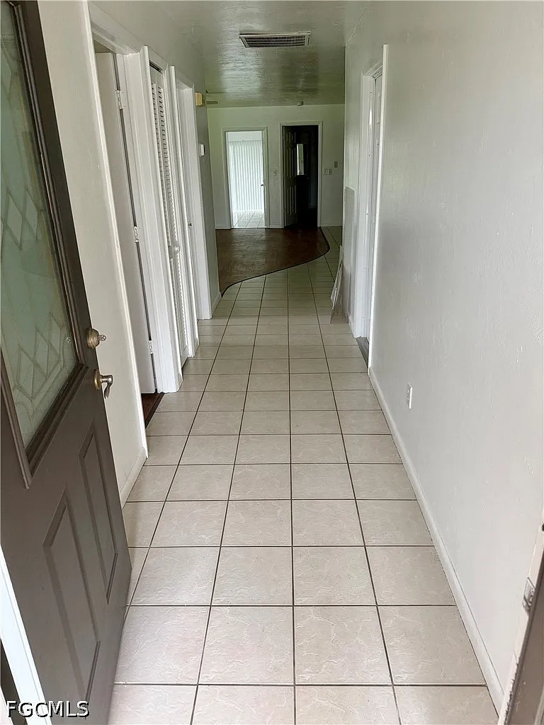 3 bed, 2.0 bath, 1319 sqft, $1,500 — Photo 3