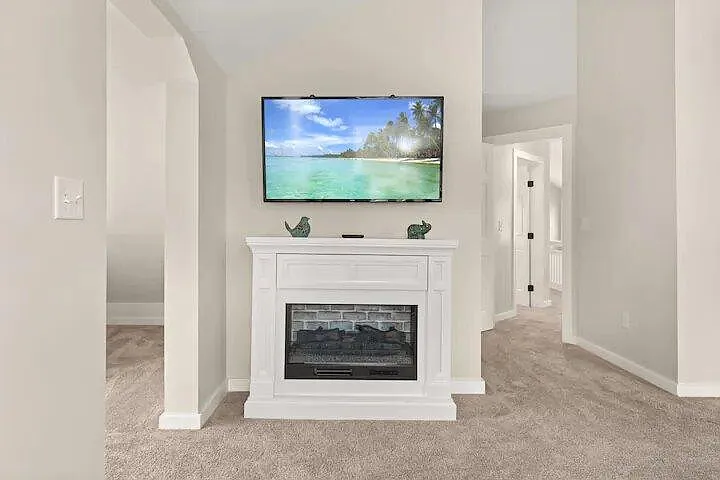 29 Versailles Ave — Photo 22