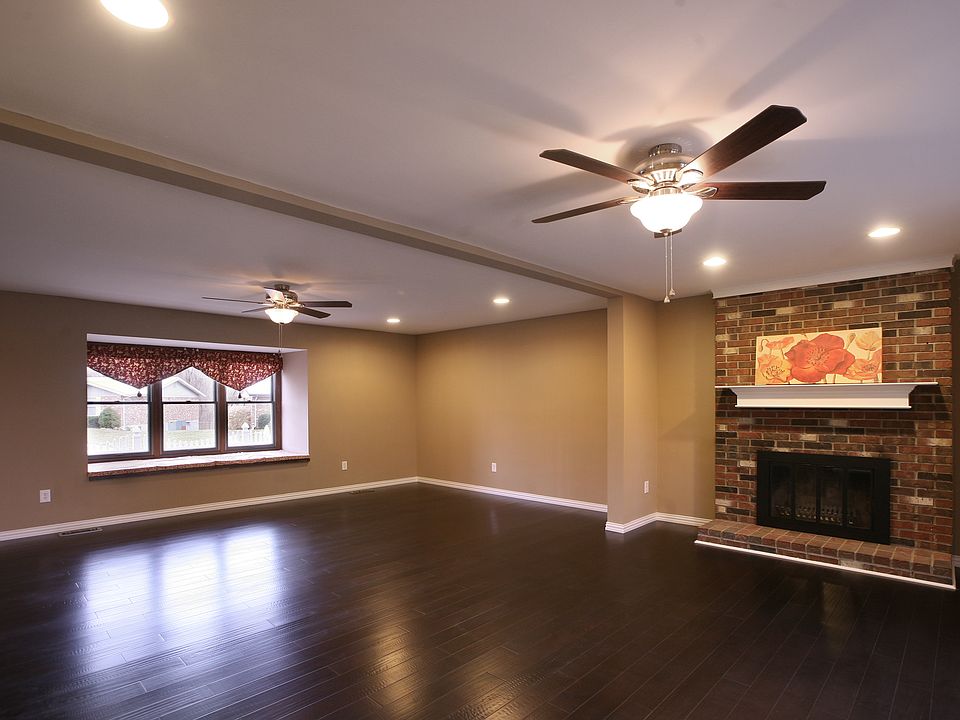 1st image of 2388 Pierwood Dr