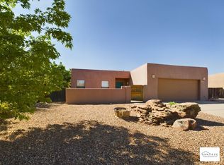 7526 Kachina Loop, Santa Fe, NM 87507