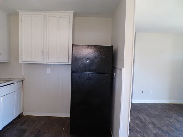 756 30th St SW — Photo 3