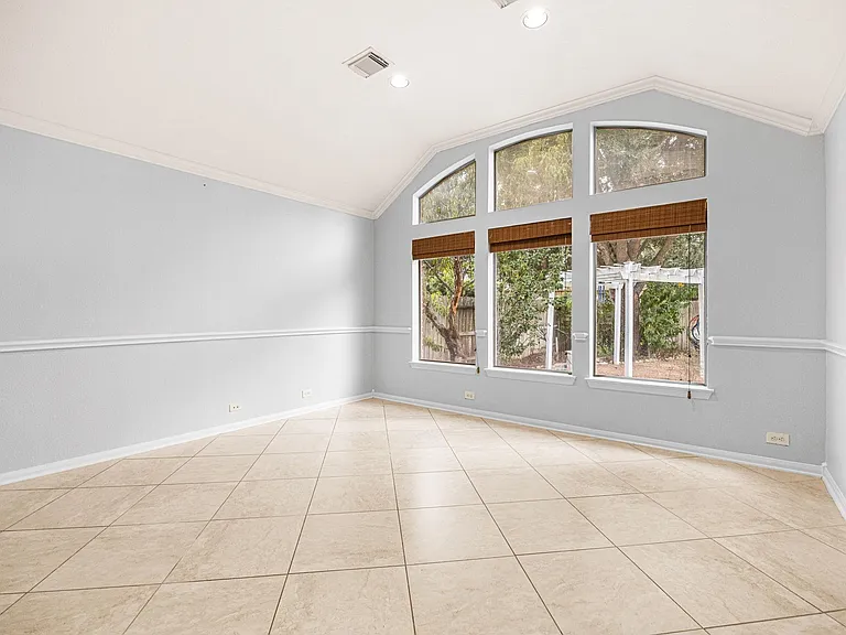 802 Floriencia St — Photo 19