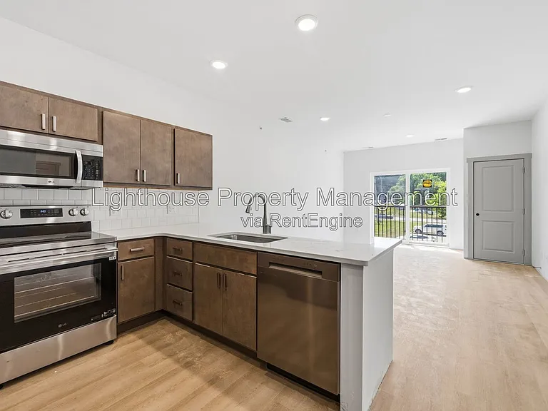 Riverbend Flats Apartments — Photo 46