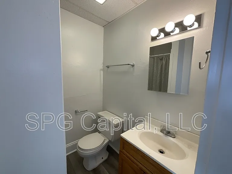 124 S Pine St #3 — Photo 6