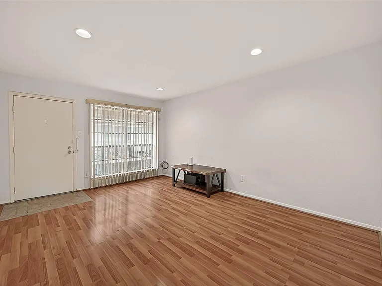 9201 Clarewood Dr #191 — Photo 4