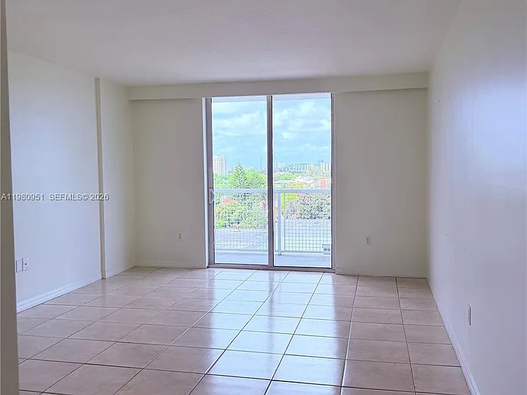 900 SW 8th St #604 — Photo 26