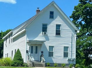 4 W Park St #1R, Franklin, MA 02038