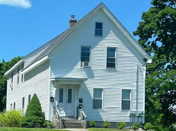 4 W Park St #1R, Franklin, MA 02038