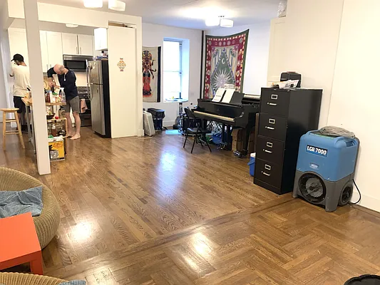 Rented by Tapiro Realty | media 12