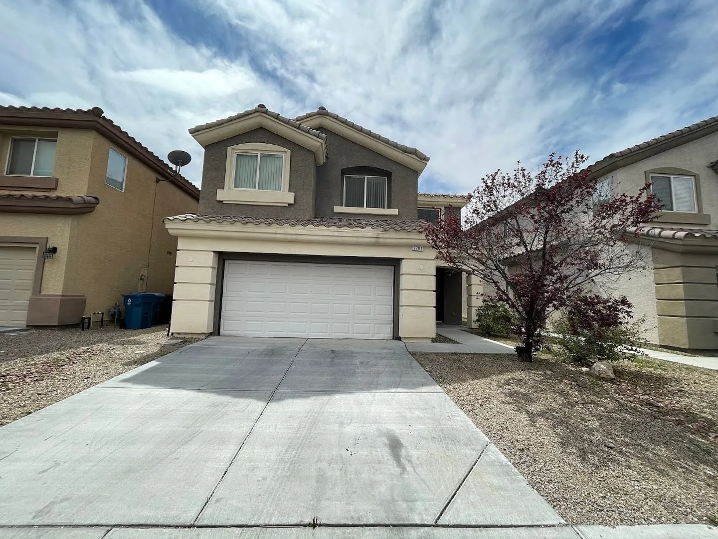 Beautiful 3 bed 3 bath Southwest Home with granite countertops and stainless steel appliances in ... — Photo 1