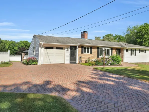 86 Forest View Road, North Branford, CT 06472