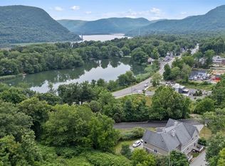 6 Lakeview Dr, Fort Montgomery, NY 10922